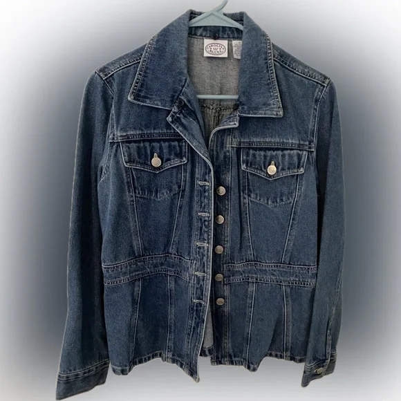 Blue Jean Jacket with Fitted Silhouette and Classic Design - Picture 1 of 4